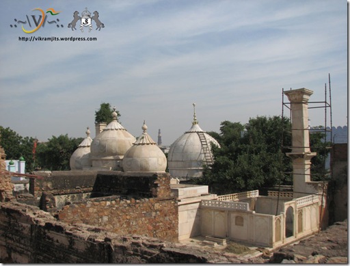 Dargah-and-Moti-Masjid-from-Zafar-Mahal